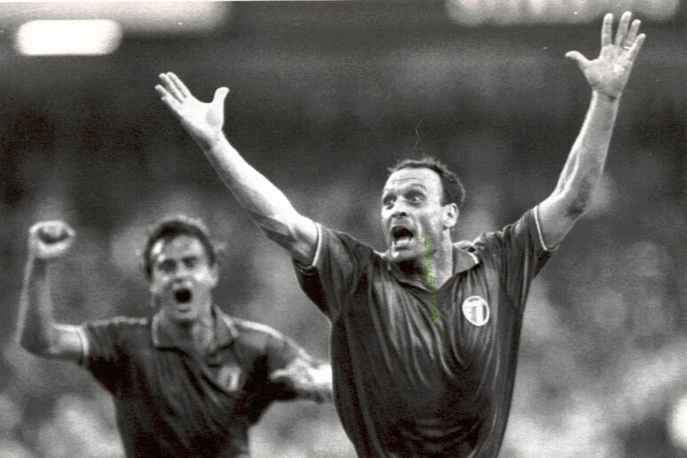 L'esultanza di Schillaci dopo il gol all'Argentina, 3 luglio 1990