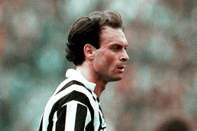 L'attaccante della Juventus Toto' Schillaci con la maglia bianconera