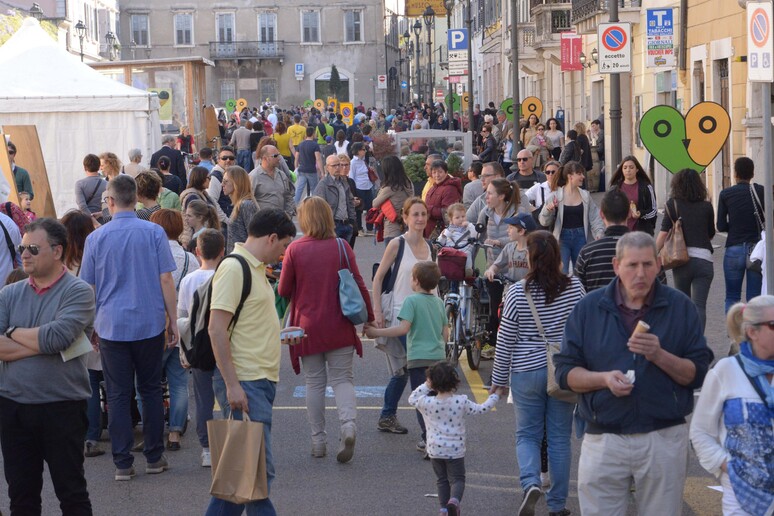 - RIPRODUZIONE RISERVATA