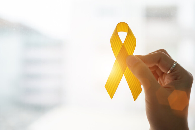 Il nastro giallo, simbolo del sarcoma di Ewing -     RIPRODUZIONE RISERVATA