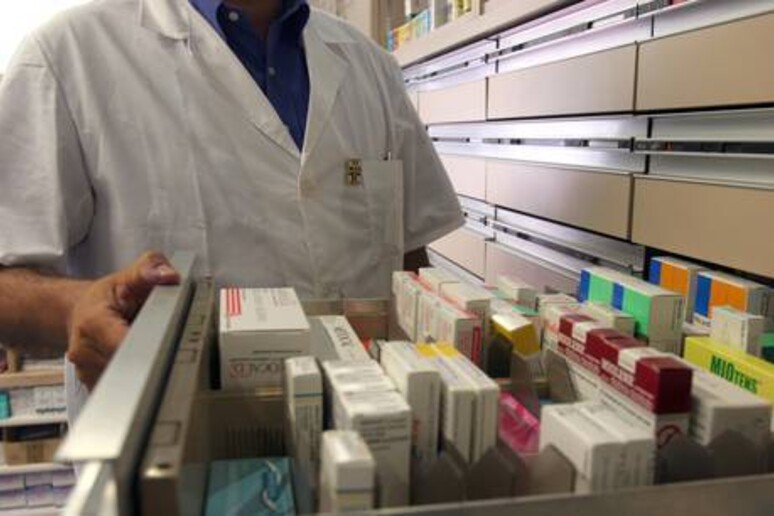 Una farmacista - RIPRODUZIONE RISERVATA