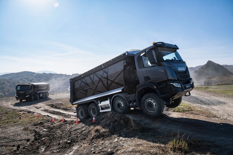 Pneumatici EnduTrax Apollo Tyres per i truck Iveco - RIPRODUZIONE RISERVATA