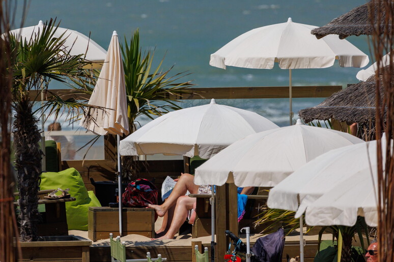 Centrale di Roma e Federbalneari promuovono il consumo del latte in spiaggia © ANSA/EPA