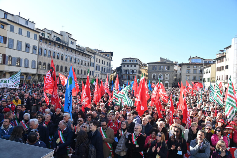 -     RIPRODUZIONE RISERVATA