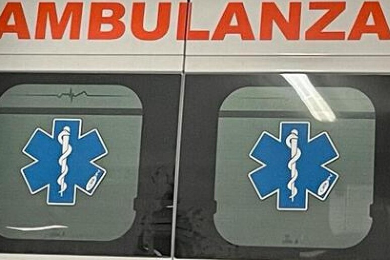 Ambulanza - RIPRODUZIONE RISERVATA