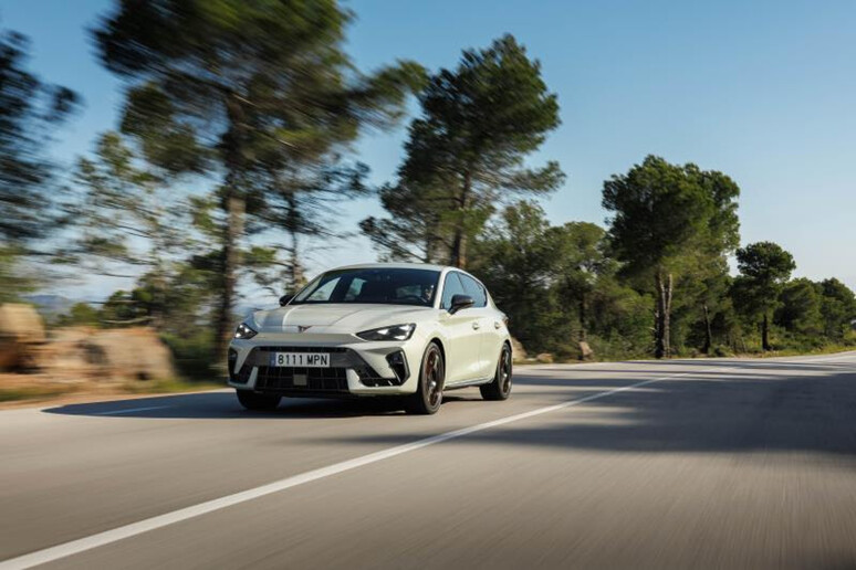 Cupra, su Leon e Sportstourer debutta 1.5 e-Hybrid 272 CV DSG - RIPRODUZIONE RISERVATA