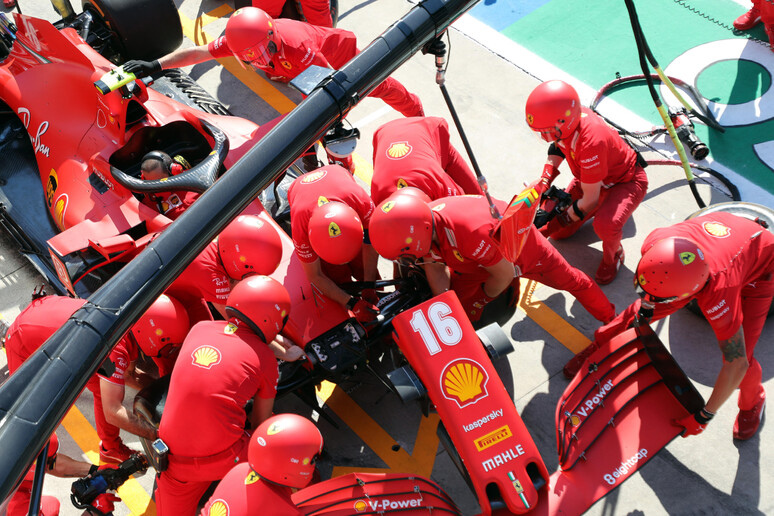 Il team Ferrari - RIPRODUZIONE RISERVATA