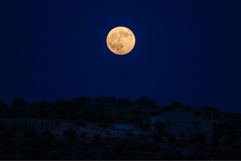 Una Luna piena (fonte: Samer Daboul, Pexels) - RIPRODUZIONE RISERVATA