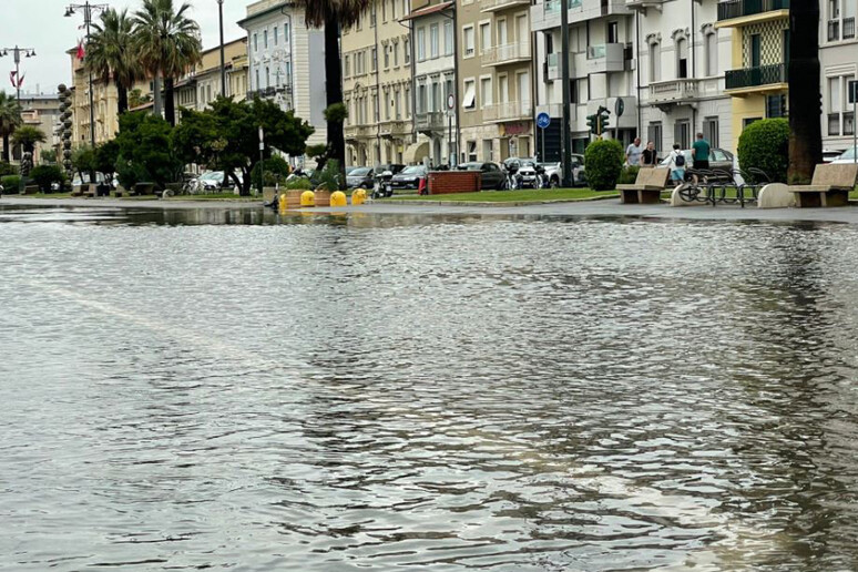 Maltempo: pioggia e vento, allerta arancione in Lombardia - RIPRODUZIONE RISERVATA