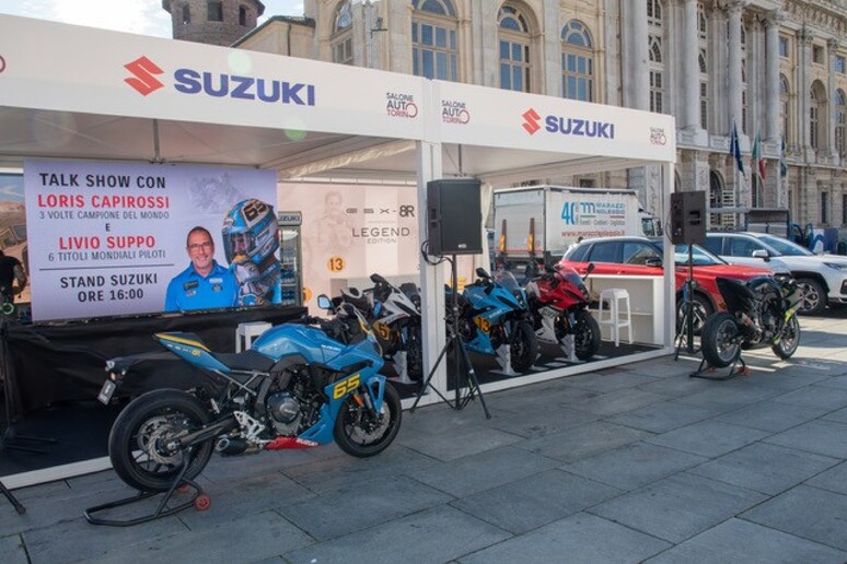 Suzuki dedica versioni speciali di GSX-8R ai suoi campioni - RIPRODUZIONE RISERVATA