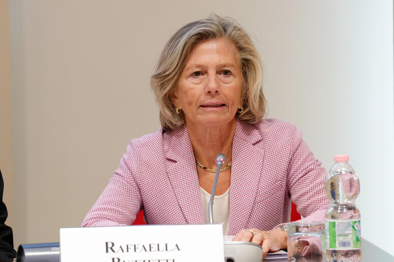 Raffaella Buzzetti nella Sala Matteotti della Camera durante l 'evento  'Un anno dalla legge130 - RIPRODUZIONE RISERVATA