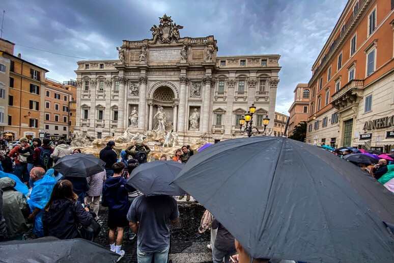 - RIPRODUZIONE RISERVATA