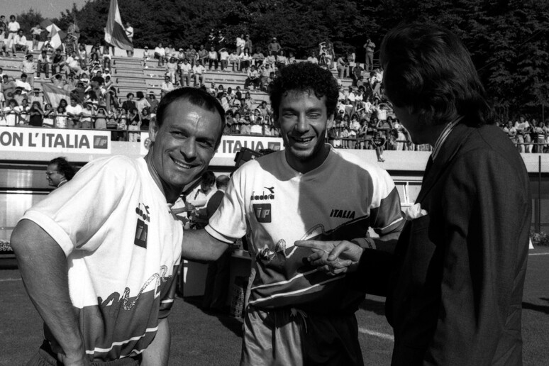 Schillaci con Vialli e Montezemolo agli allenamenti della Nazionale, 5 luglio 1990