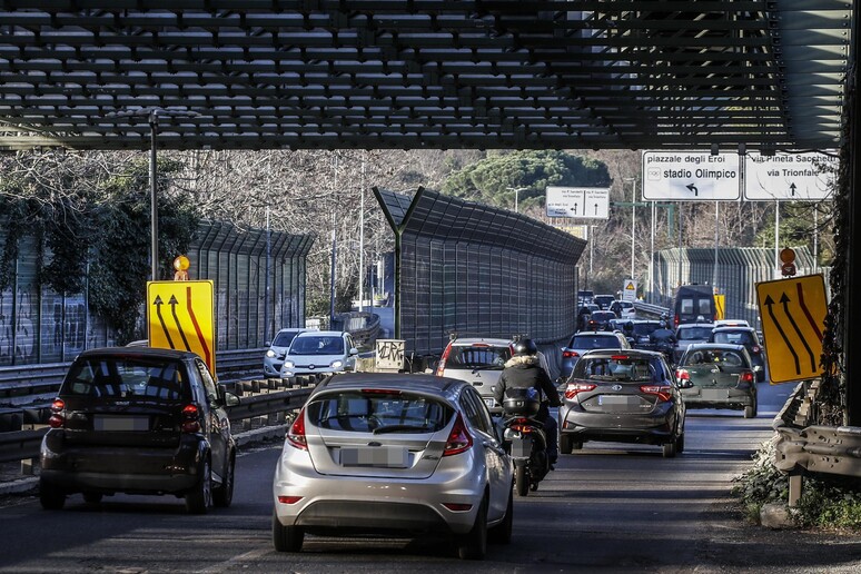 - RIPRODUZIONE RISERVATA