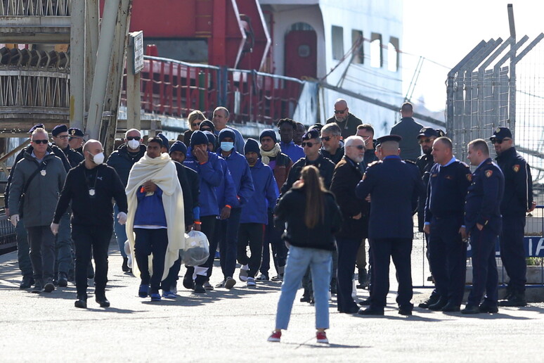 MIGRANTI IN ALBANIA © ANSA/EPA