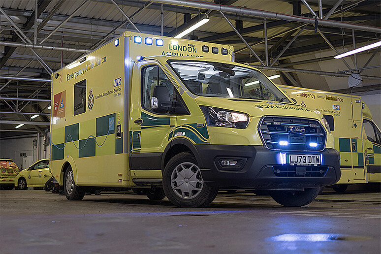 Ford E-Transit, test superati al London Ambulance Service © ANSA/Ford-LAS