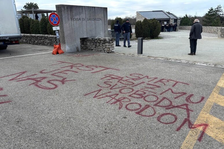 Vandalizzata la foiba i Basovizza alla vigilia del Giorno del ricordo - RIPRODUZIONE RISERVATA