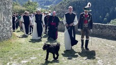 Bolzano, i frati (e il cane Coco) tornano nel convento di Sabiona